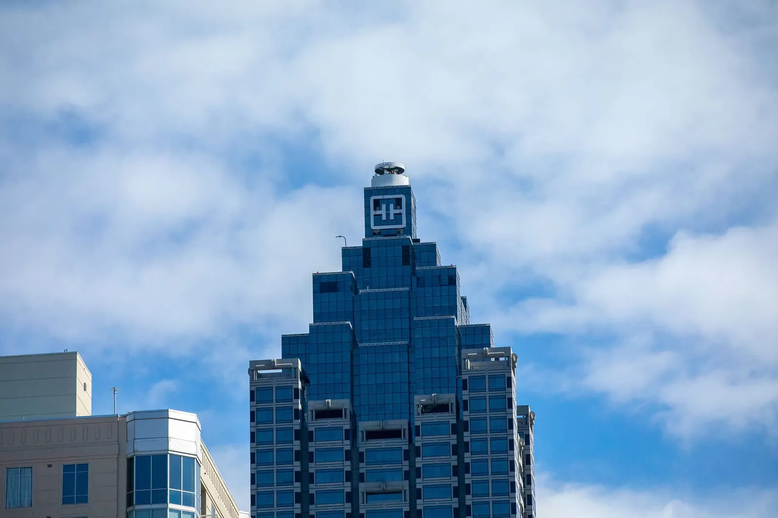 Truist – Skyline Logo — Advertising Media, Photography by Network Frequency (3)